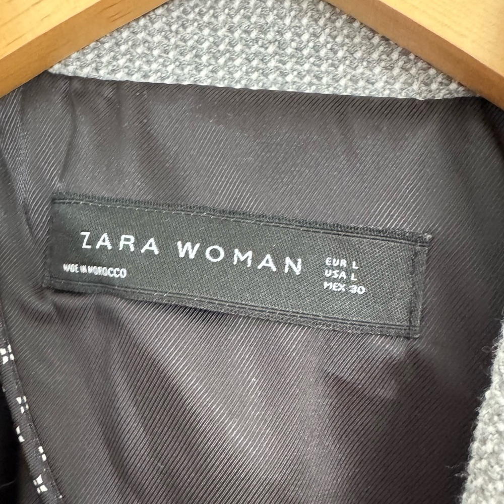 Zara Blazer - Picture 2 of 4